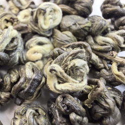 Би Ло Чунь — купить зелёный чай «Изумрудные спирали весны»