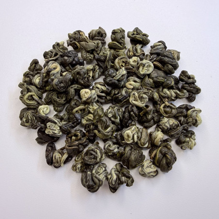 Би Ло Чунь — купить зелёный чай «Изумрудные спирали весны»